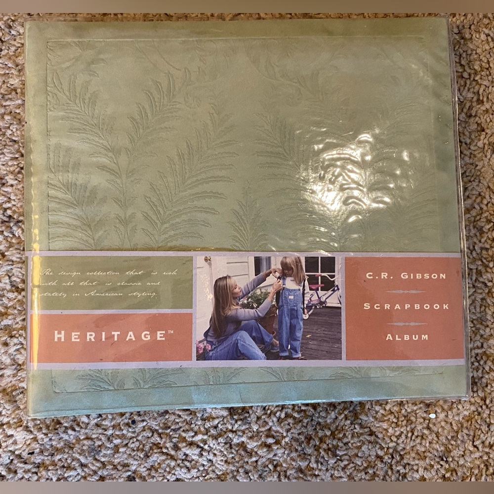 Heritage C.R. Gibson ScrapBook 15 8" X 8*
